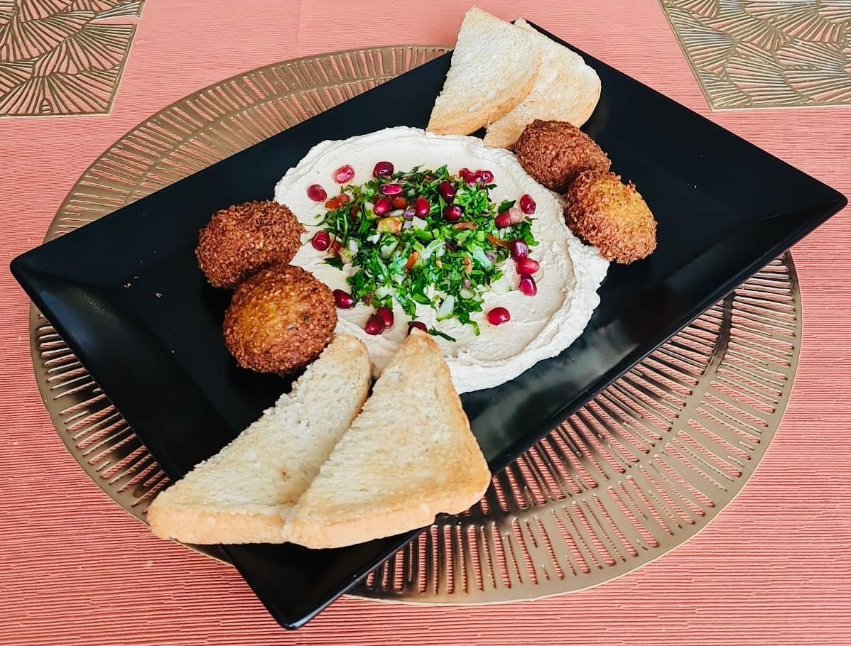 Falafel cu humus